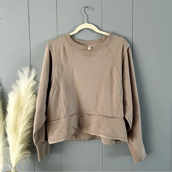 Free People Pullover Activewear Crewneck (SOLD ‼️) - Picture 1 of 4